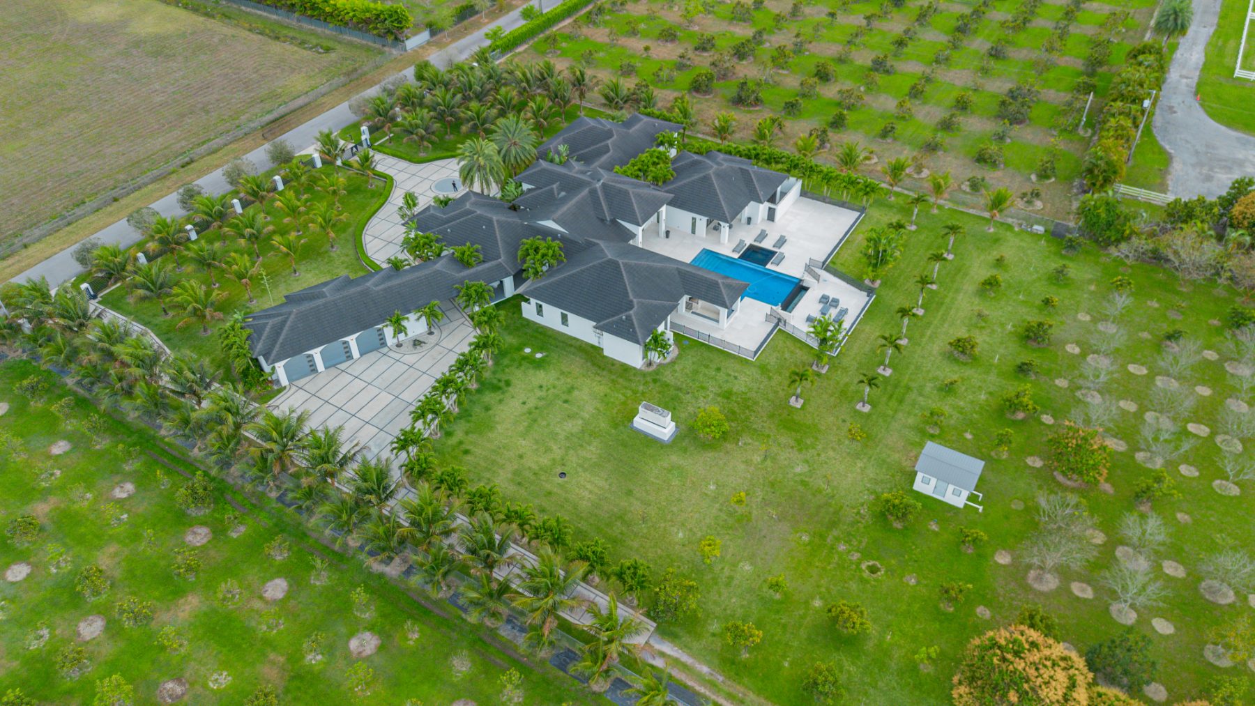 Aerial showing full acreage
